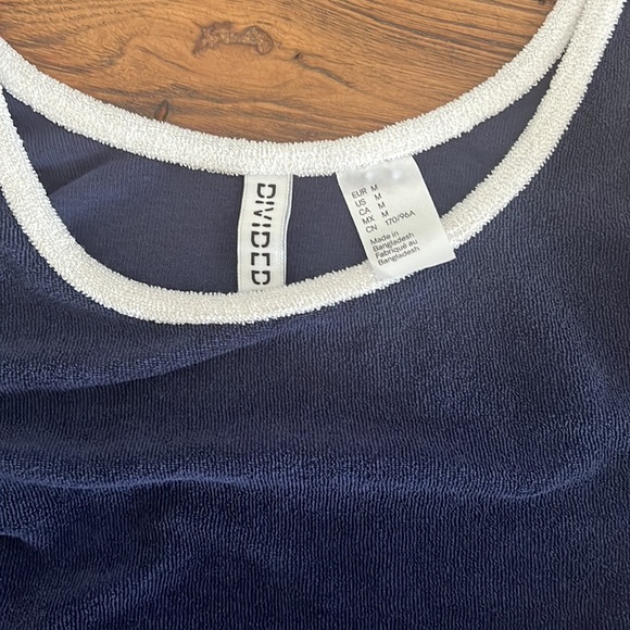 H&M navy tank - Picture 2 of 2